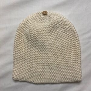 Bonpoint cream knit beanie with button detail
